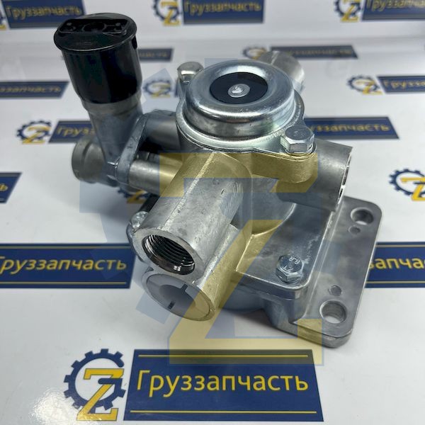 Воздухораспределитель полуприцепа с краном растормаживания